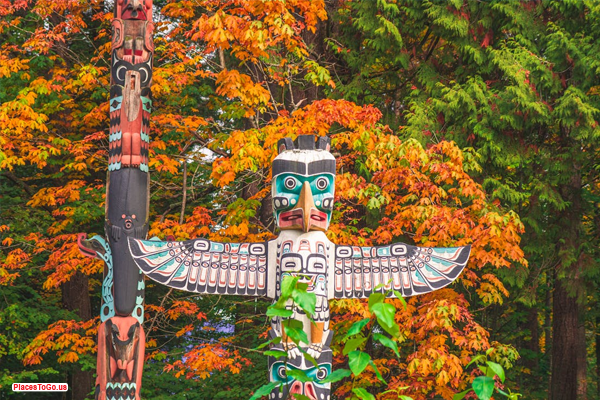 Pacific Northwest folk art – Handmade baskets and totem pole carvings