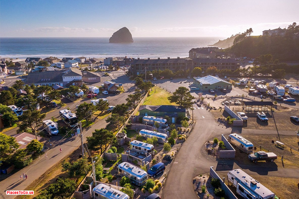 RV camping along Oregon coast road trip for RV lifestyle