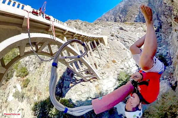 Bungee jumping at Bridge to Nowhere in California