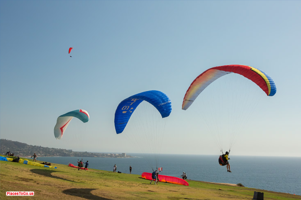 America’s premier aerial thrills – paragliding at Torrey Pines